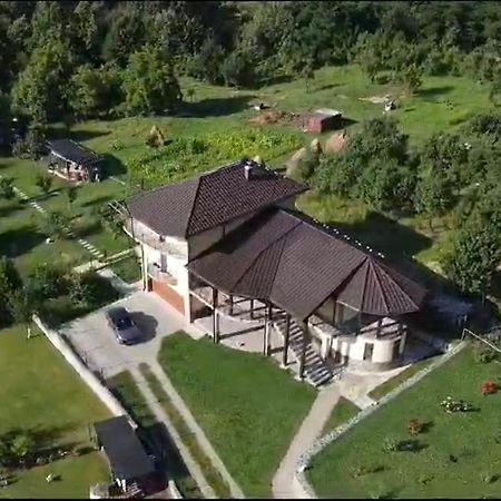 Apartament La Vila Curtea De Arges Exterior photo